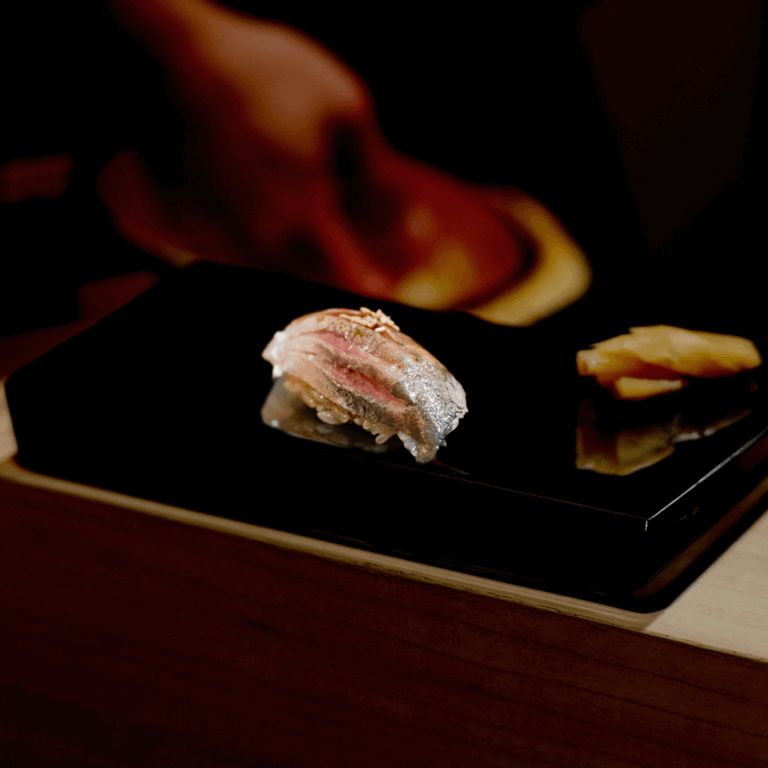 Omakase in SG : A beautifully plated sashimi showcasing Japanese artistry.