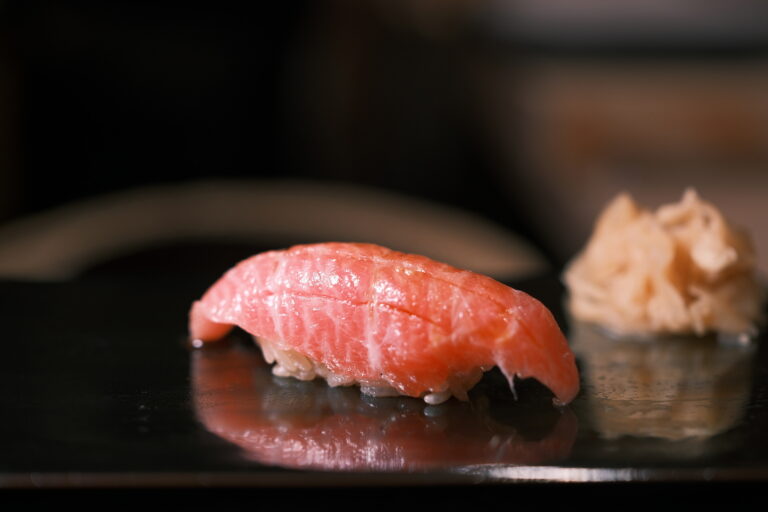 Omakase in SG : A single-service omakase counter where precision meets quiet elegance.
