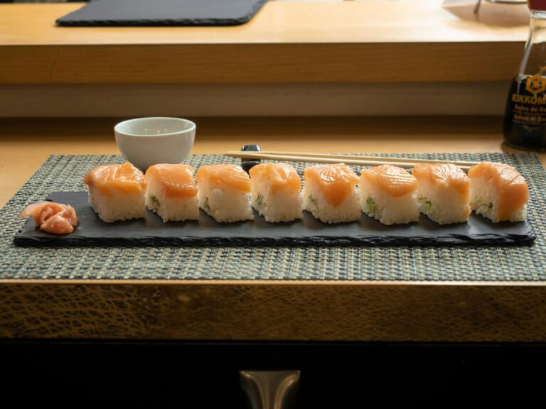 Omakase in Singapore : Dining etiquette that highlights presence, precision, and culinary storytelling.
