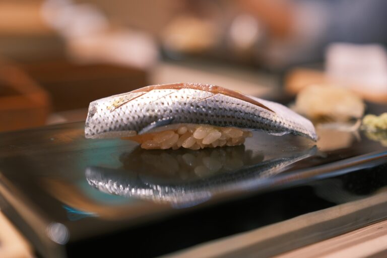 Omakase in Singapore: Seasonal ingredients flown from Japan create a unique menu that changes with nature’s calendar.