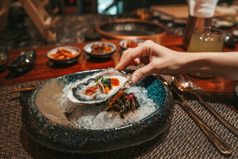 Omakase in Singapore: Seasonal ingredients flown from Japan create a unique menu that changes with nature’s calendar.