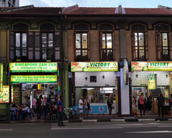 Restaurants in Singapore: The iconic Singapore Zam Zam restaurant, renowned for its rich heritage and long-standing service to the Muslim community.